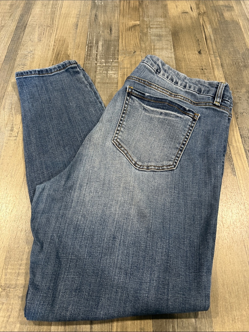 Women's Mid Wash Stretch Skinny Jeans